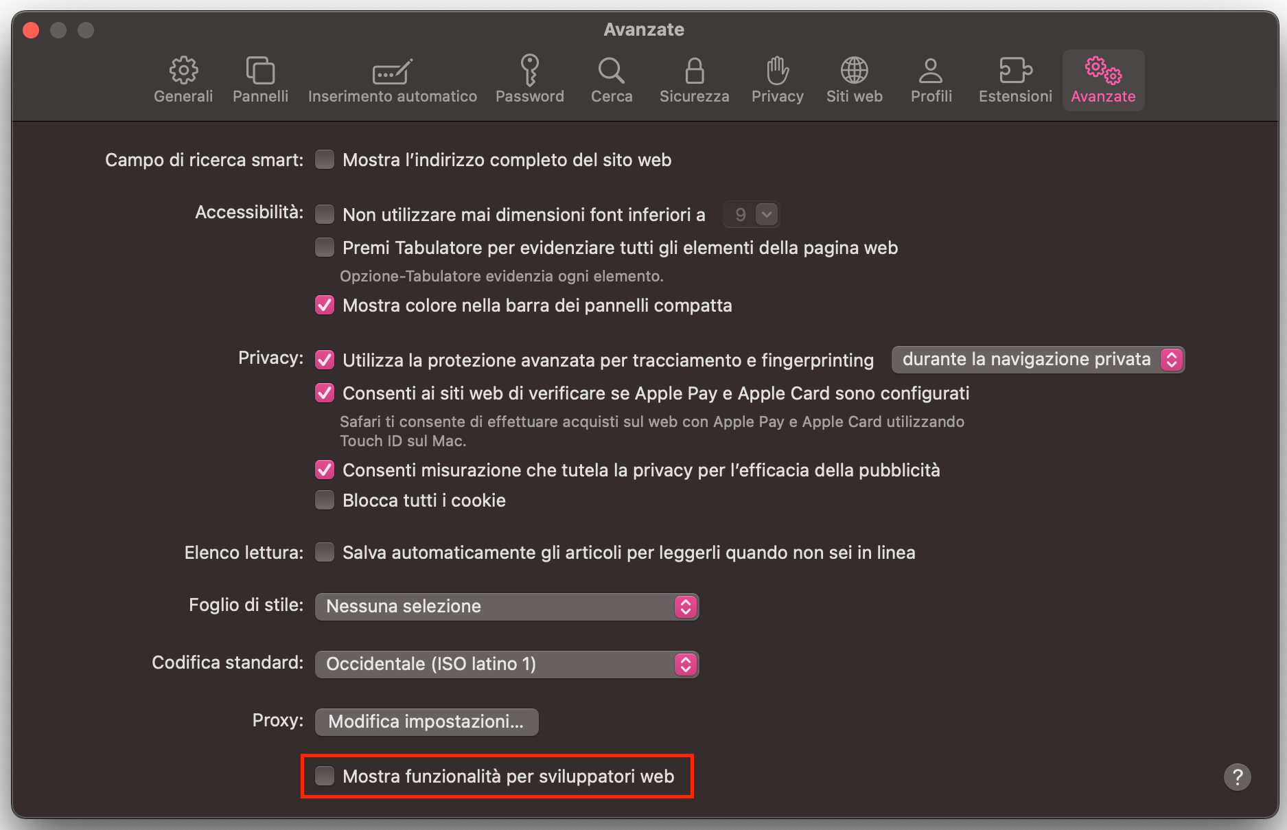Nelle impostazioni di Safari puoi attivare le funzioni per sviluppatori web. Questo farà comparire una nuova voce nella barra dei menu di Safari, chiamata Sviluppo.