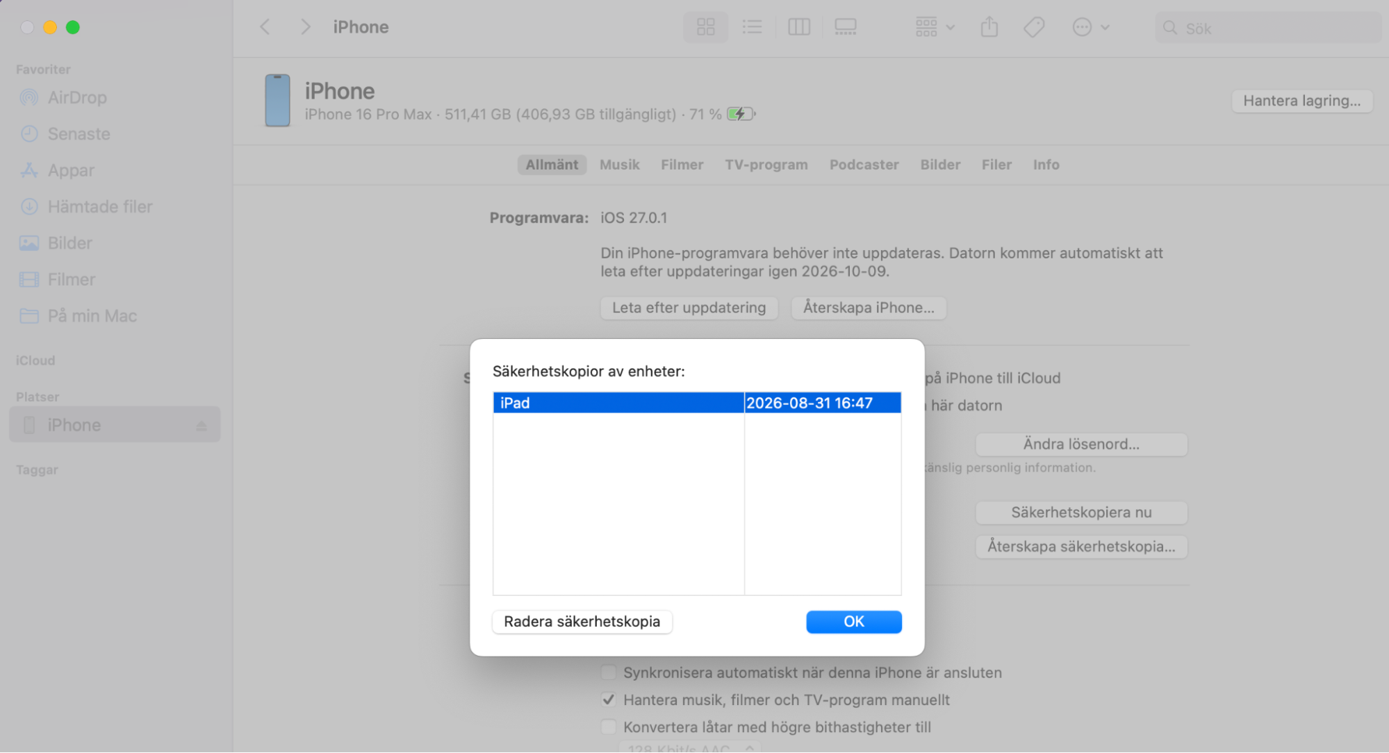 För att ta bort säkerhetskopior av enheter i iTunes behöver du öppna Finder och klicka på din anslutna iOS-enhet. Härifrån kan du klicka på Hantera säkerhetskopior, där kan du radera säkerhetskopior för att minska mängden lagring i övrigt-utrymmet.