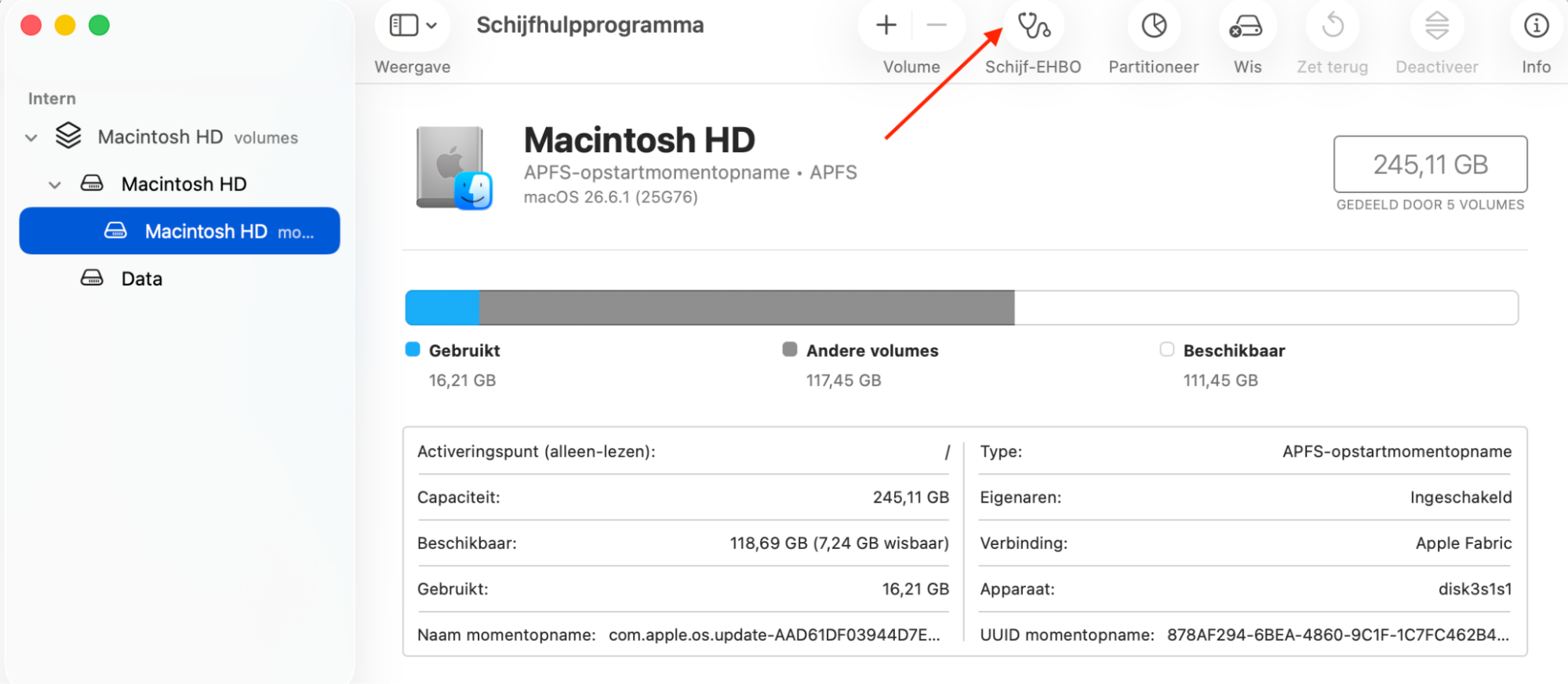 Je vindt een knop Eerste hulp bovenaan in de werkbalk van Schijfhulpprogramma. Klik erop om te zoeken naar mogelijke bestaande problemen.