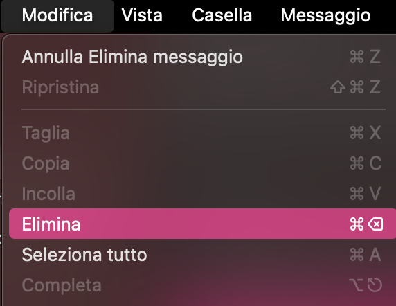 Il menu Modifica dell'applicazione Apple Mail con Elimina evidenziato. Come eliminare la cache di Mail su Mac: svuotare il Cestino dal menu Modifica.