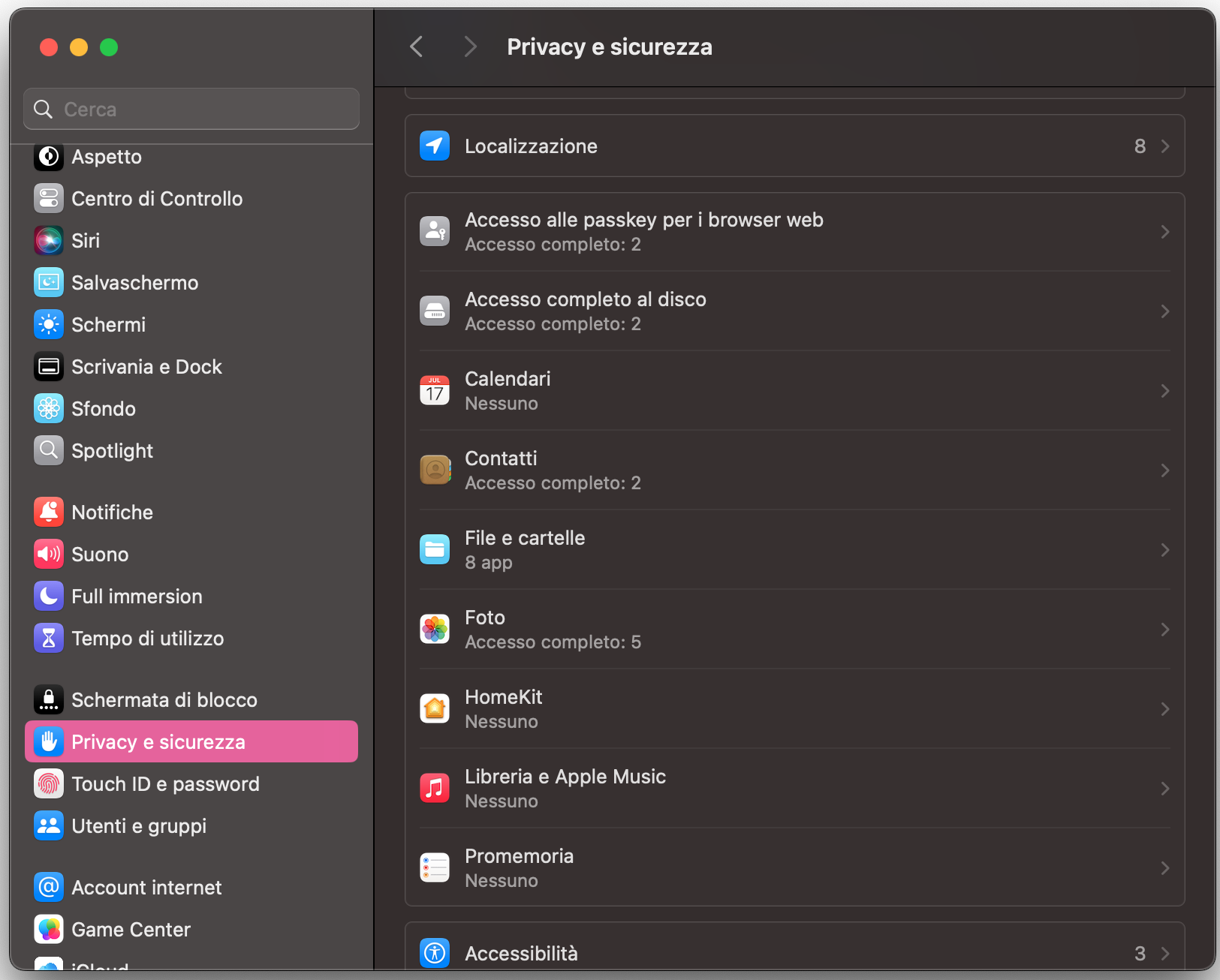Per verificare la presenza di keylogger su laptop o PC Apple, puoi controllare anche le impostazioni di privacy e sicurezza del Mac. Apri Impostazioni di Sistema e cerca la sezione Privacy e Sicurezza.