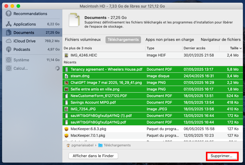 Si vous le souhaitez, triez les entrées en cliquant en haut de chaque colonne. Sélectionnez les éléments que vous souhaitez supprimer puis cliquez sur Supprimer dans le coin en bas à droite.