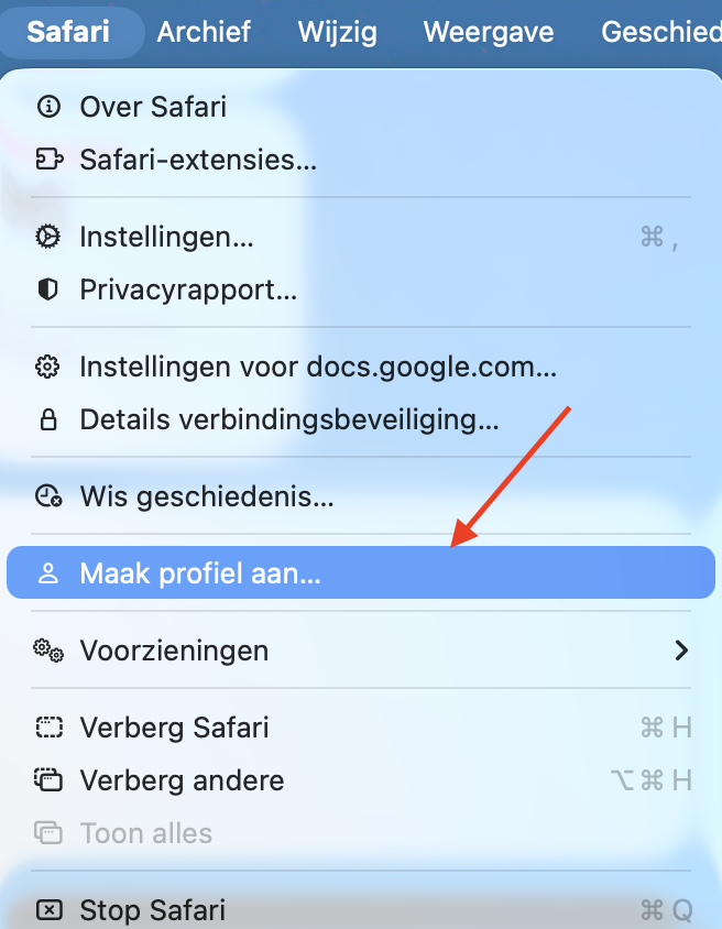 Het Safari-menu op de Mac toont een lijst met opties. Klik op ‘Maak profiel aan’ om een nieuw gebruikersprofiel in te stellen.