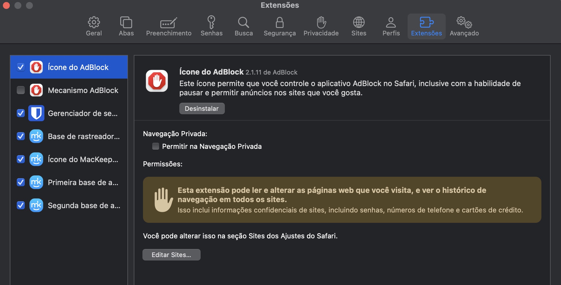 Confira a lista de extensões, selecione as que não são necessárias e clique no botão Desinstalar para removê-las.