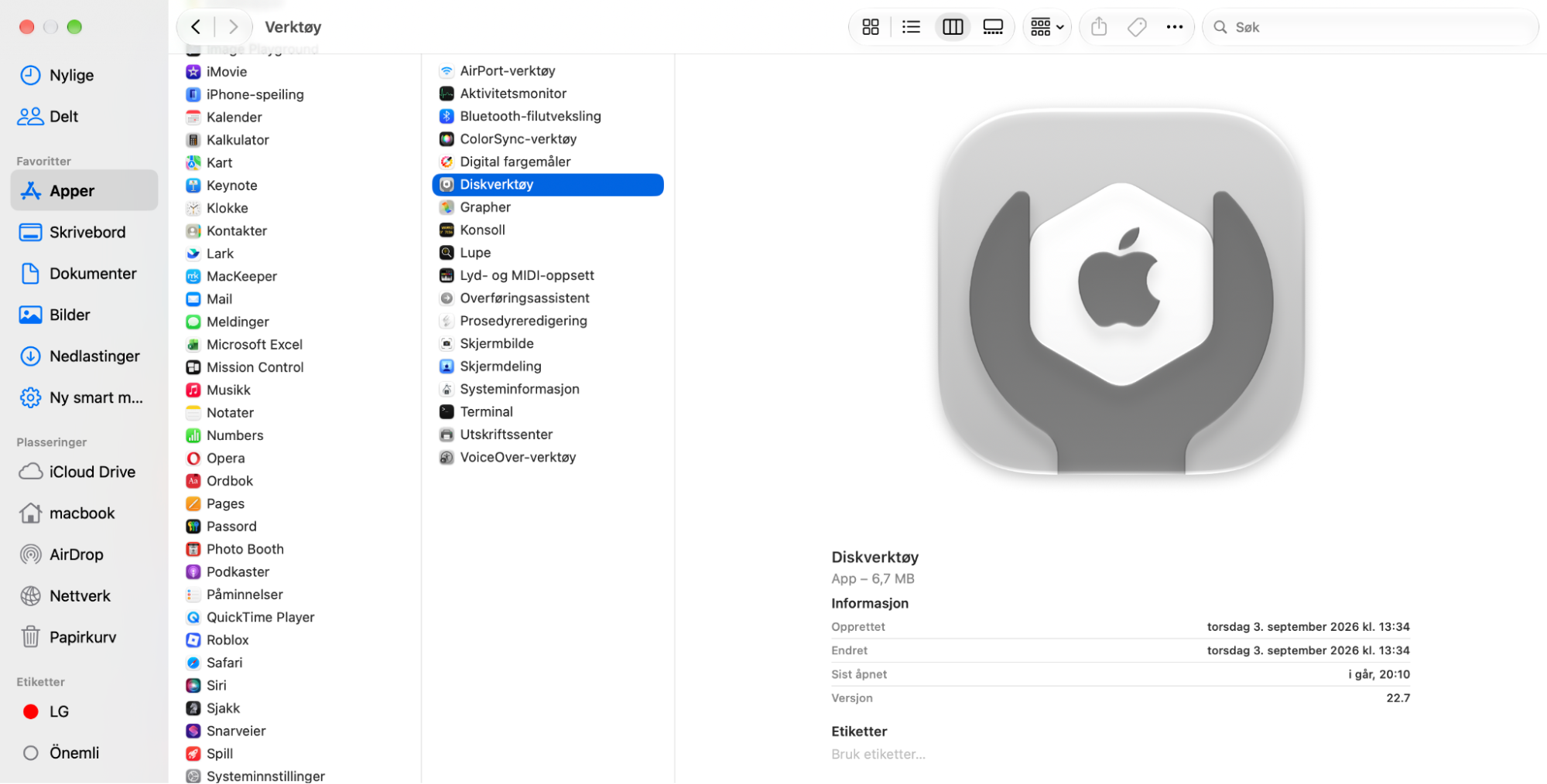 Hvis du ønsker å sjekke diskhelsen på MacBook-en din, gjør du det enkelt med Diskverktøy, som finnes blant Verktøy