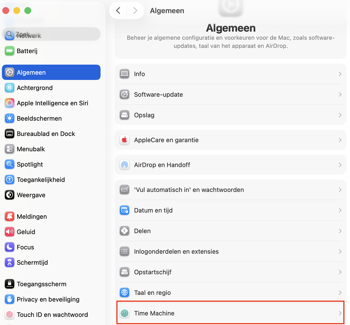 Ga naar Systeeminstellingen op je Mac en kies Algemeen > Time Machine. Van daaruit kun je je back-upopties instellen.