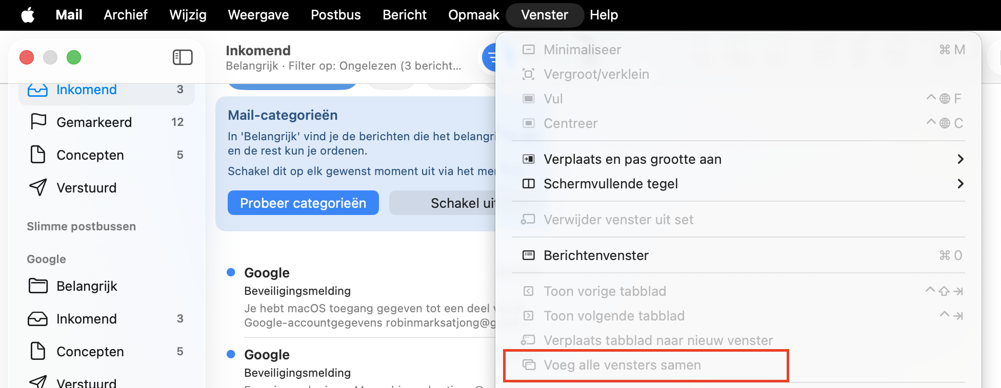 Ga in de  Mail-app naar Venster en zoek in het geopende vervolgkeuzemenu de optie Alle vensters samenvoegen. Selecteer deze optie als alternatieve probleemoplossing om de storing te verhelpen.