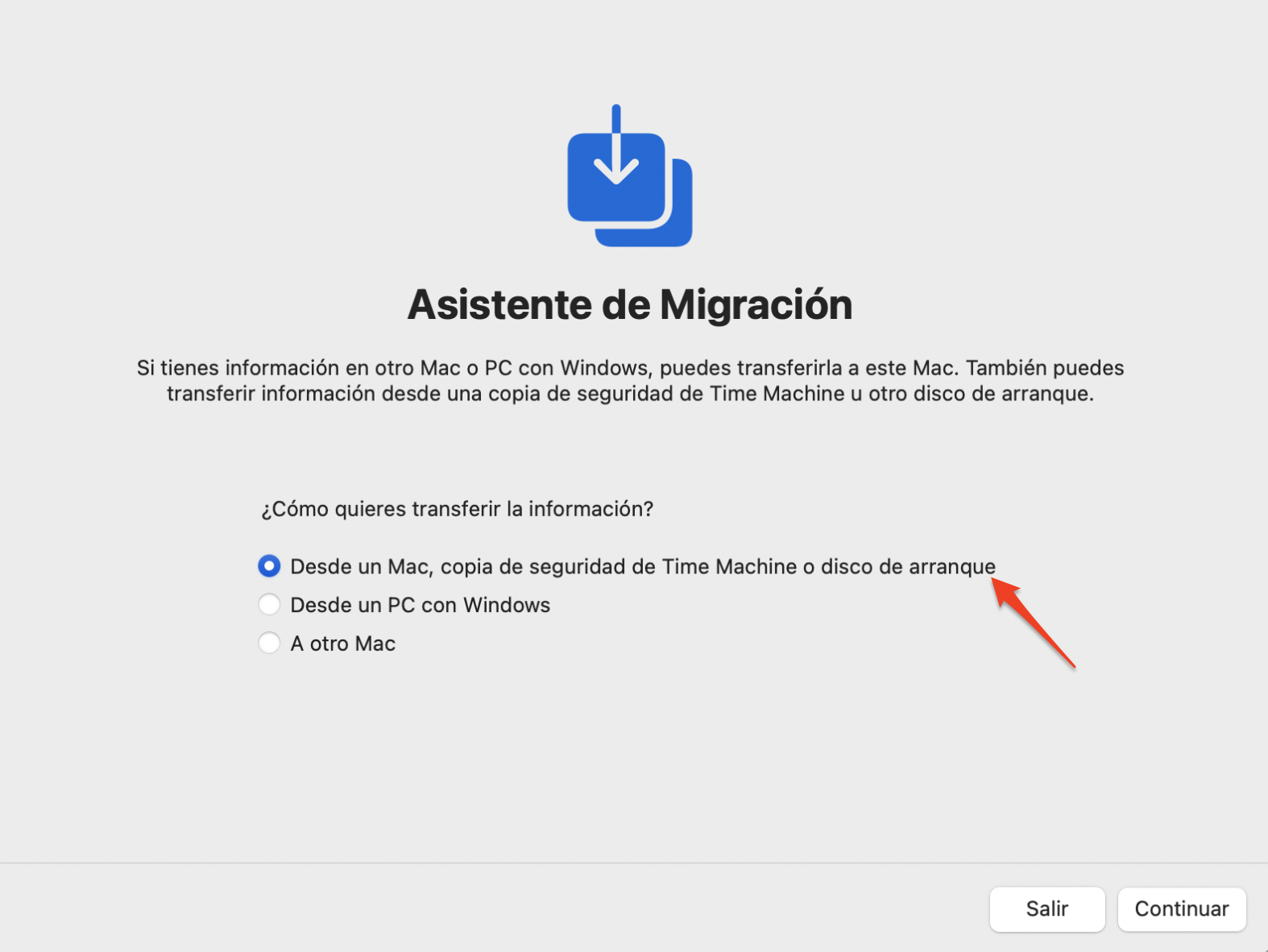 Asistente de Migración en Mac mostrando todas las opciones para transferir datos. Para utilizar el Asistente de Migración y mover contenido de un Mac a otro, selecciona Desde un Mac y, a continuación, haz clic en Continuar. Asistente de Migración en Mac mostrando todas las opciones para transferir datos. Para utilizar el Asistente de Migración y mover contenido de un Mac a otro, selecciona Desde un Mac y, a continuación, haz clic en Continuar.
