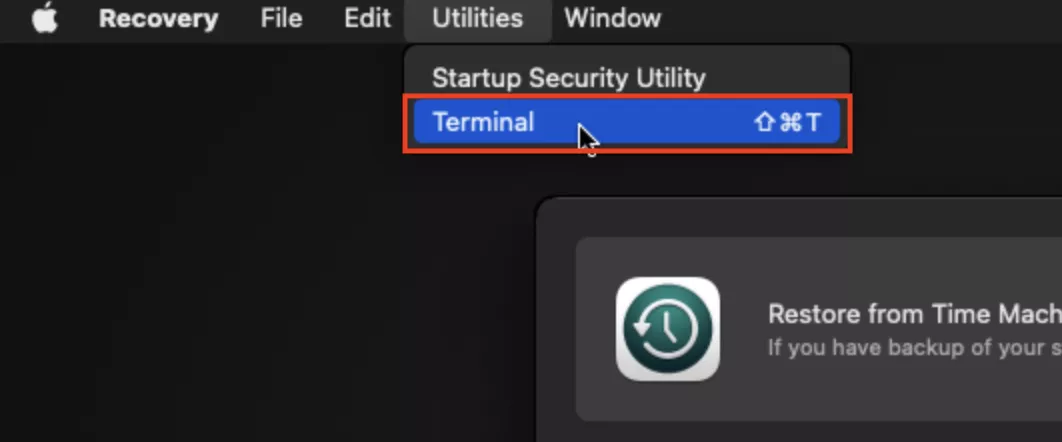 Menu Utilitários no modo de Recuperação de um Mac. Abra o Terminal para reparar as permissões do disco usando o comando sudo diskutil resetUserPermissions / 'id -u'.