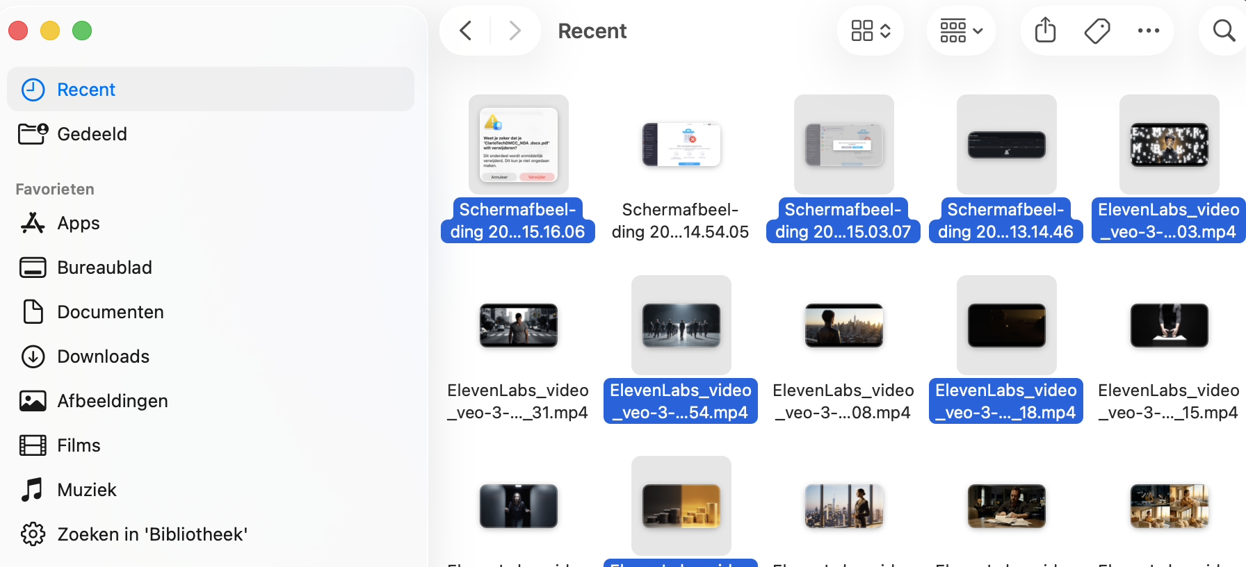 Meerdere bestanden zijn geselecteerd in de map Recent in Finder om meerdere bestanden op een Mac te verwijderen. Houd de Command-toets ingedrukt en sleep de bestanden naar de Prullenmand om ze te verwijderen.