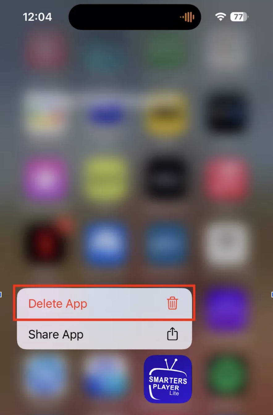 De Appbibliotheek op iPhone en iPad met een app die wordt verwijderd. Houd een app ingedrukt die er verdacht uitziet en selecteer vervolgens Verwijder app om het te deïnstalleren.