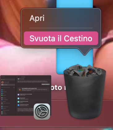Fai clic con il tasto destro sull’icona del Cestino nel Dock e seleziona Svuota il Cestino per eliminare definitivamente le applicazioni e liberare spazio sul Mac.