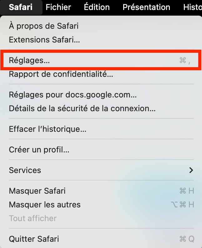 Effacer le cache, les cookies et l'historique de votre navigateur est une solution courante pour réparer les problèmes de chargement de YouTube sur Safari. Pour ce faire, commencez par cliquer sur le menu Safari situé dans le coin supérieur gauche de votre écran. Dans la liste déroulante, choisissez Réglages.