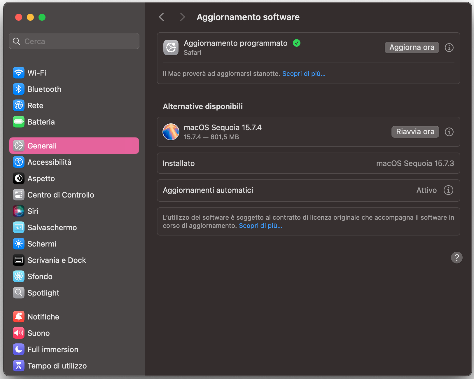 Finestra Aggiornamento Software su MacBook con l’aggiornamento a macOS Sonoma visibile, parte delle istruzioni per risolvere il problema dello schermo del MacBook che fa glitch.