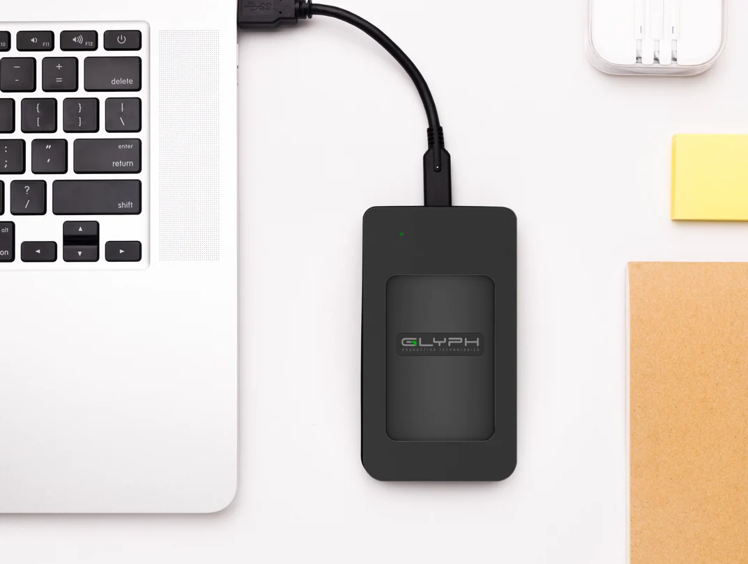 The Glyph Atom Raid Rugged SSD uses a striped RAID array. The Glyph Atom Raid Rugged SSD uses a striped RAID array.