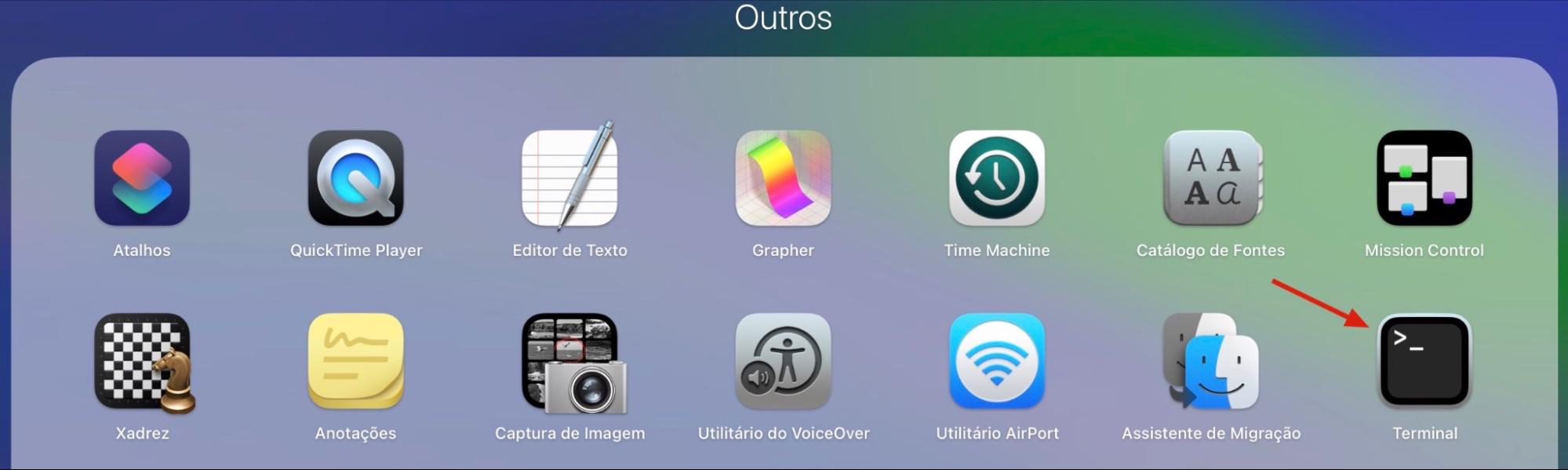 O Launchpad no Mac mostra a pasta Outros. Clique em Terminal para abri-lo.