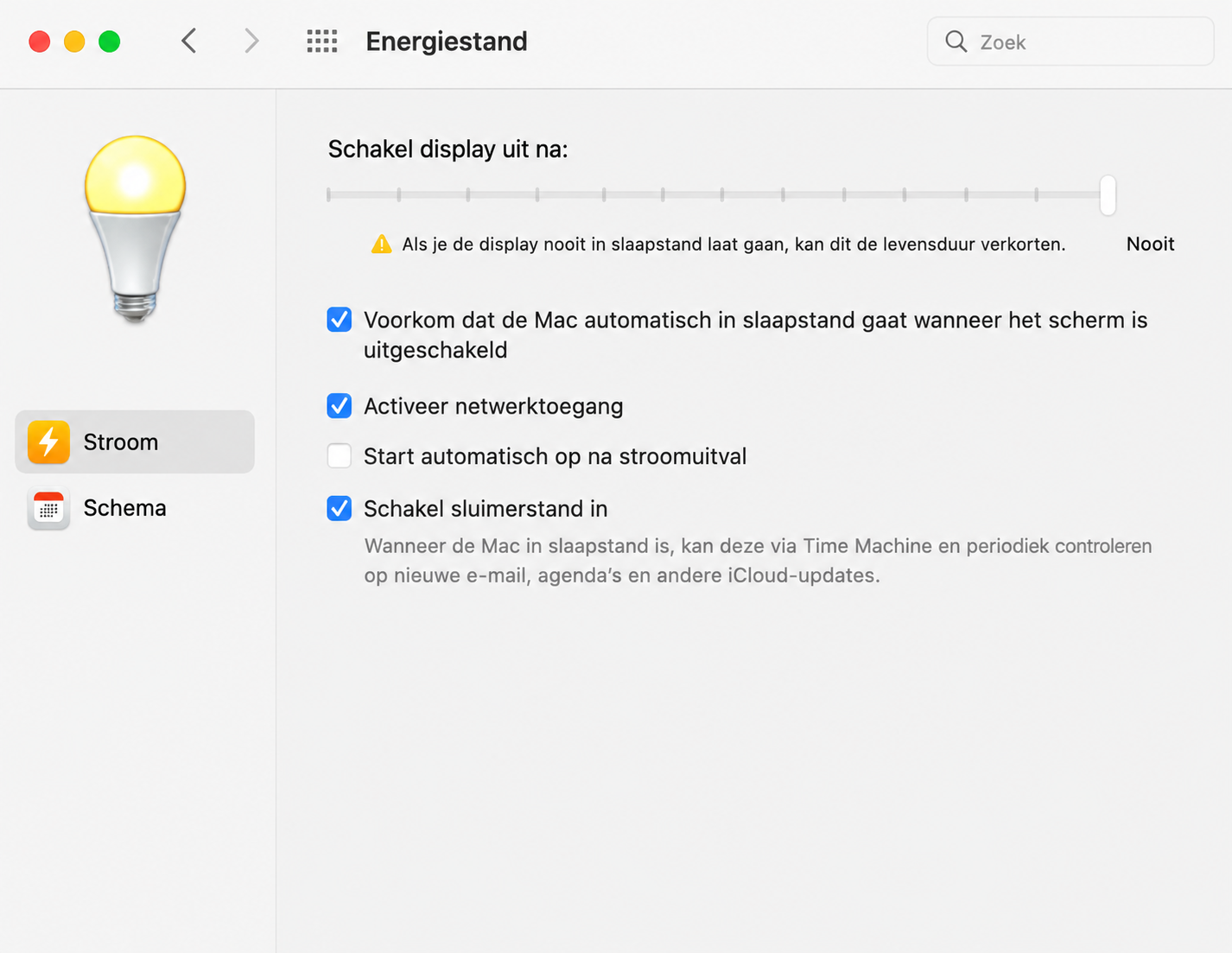 Vink vervolgens, om te voorkomen dat je Mac in slaapstand gaat, het vakje aan naast 'Voorkom dat de Mac automatisch in slaapstand gaat wanneer het scherm uit is'.
