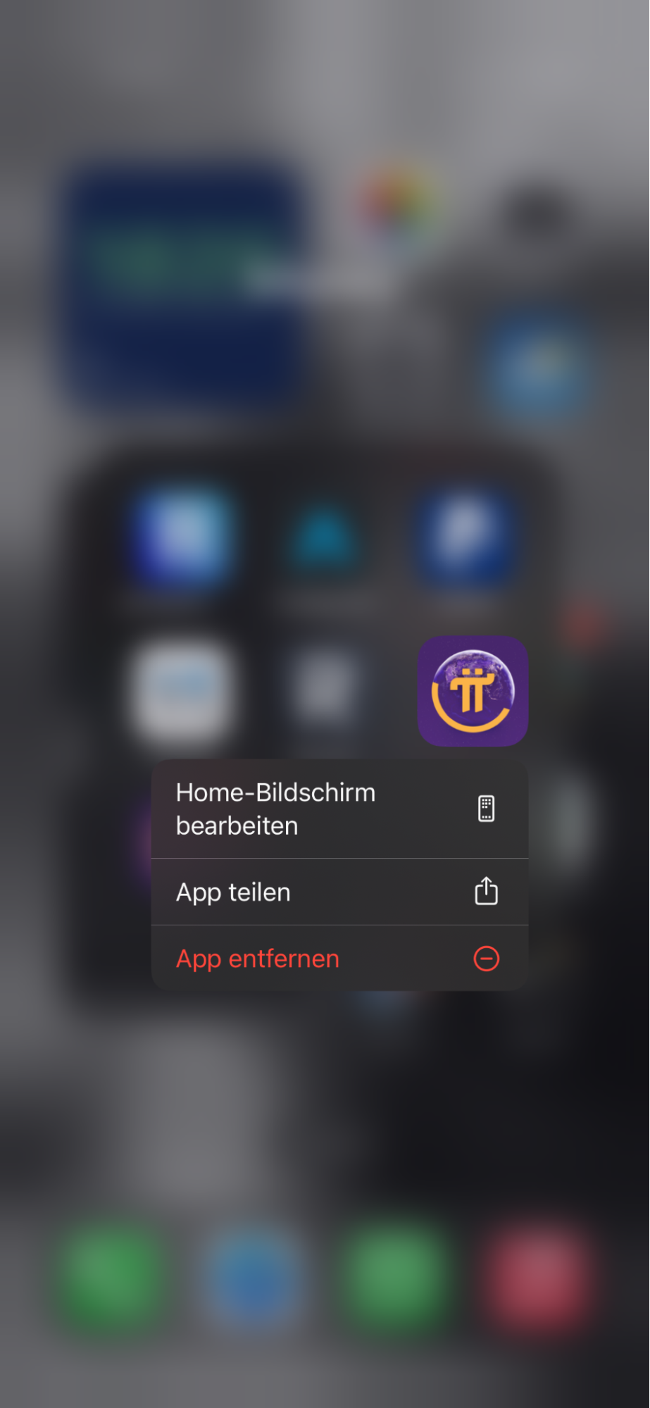 Die App-Bibliothek auf iPhone und iPad zeigt an, dass eine App gelöscht wird. Tippen und halten Sie eine App, die verdächtig aussieht, und wählen Sie dann App löschen, um sie zu deinstallieren.