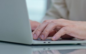 What To Do If Your Mac is Frozen At the Apple Logo What To Do If Your Mac is Frozen At the Apple Logo