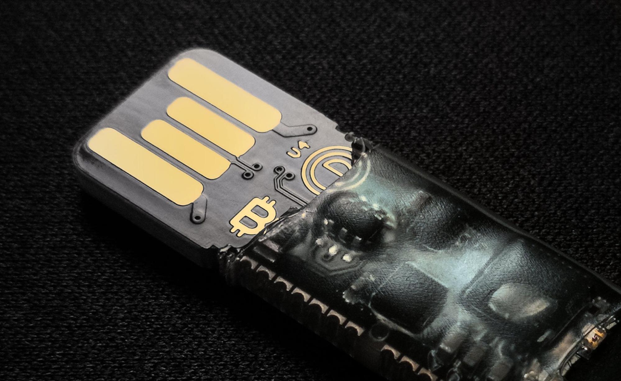 The power contacts on a USB connector are longer than the data connector. This means they should make contact with the USB port first. The power contacts on a USB connector are longer than the data connector. This means they should make contact with the USB port first.