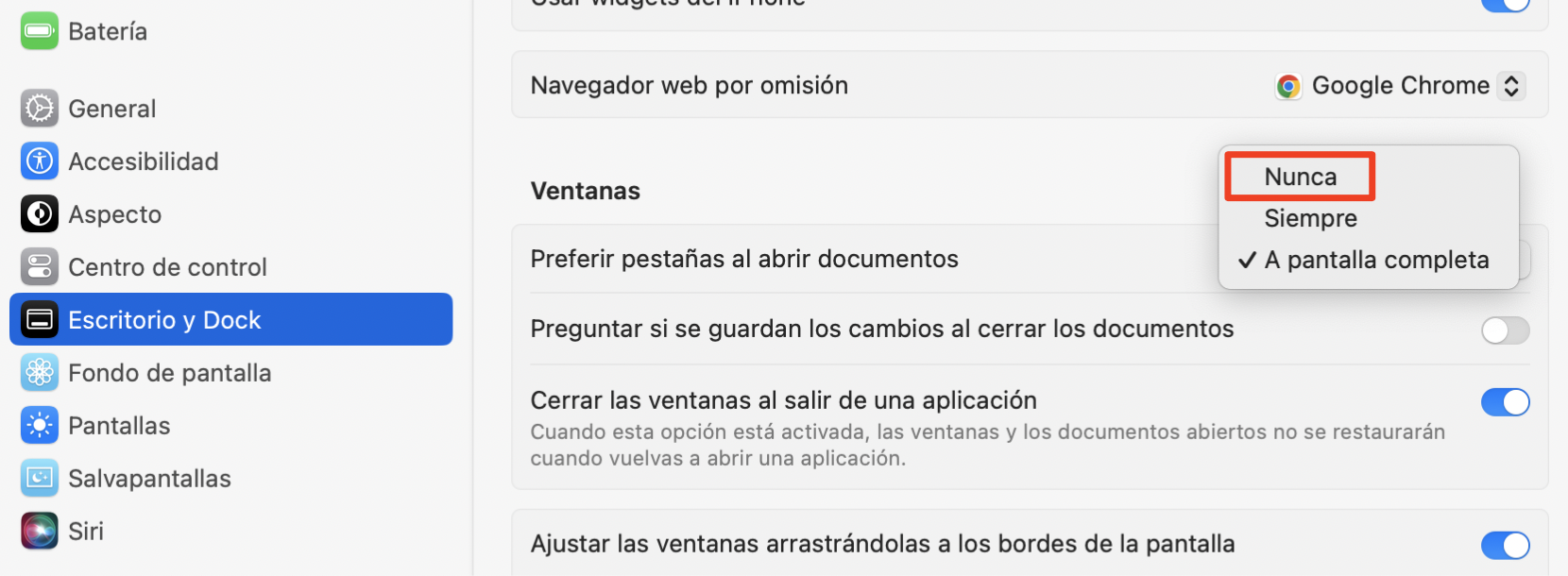 Ve a la configuración de la barra de menús de macOS seleccionando Escritorio y Dock en Ajustes del sistema. Selecciona Nunca en el menú desplegable cuando aparezca