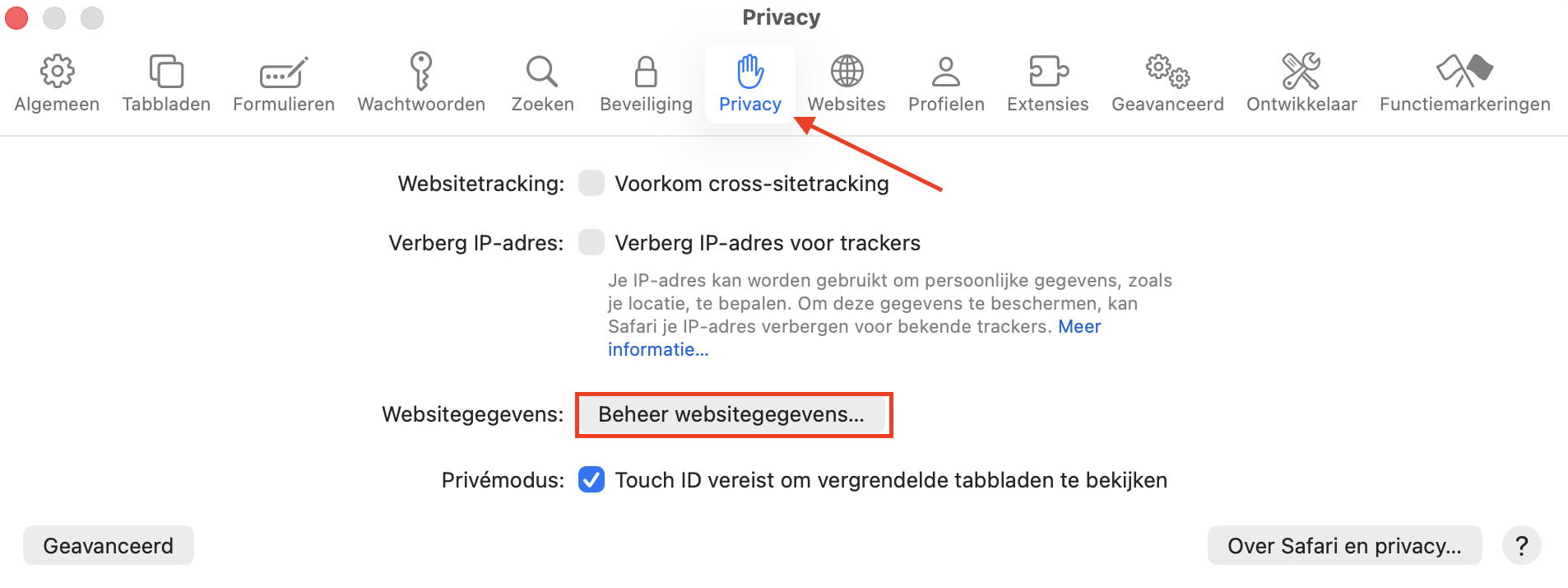 Het menu Instellingen in Safari voor Mac met het Privacy-menu. Klik op Websitegegevens beheren om de browser terug te zetten naar standaardinstellingen.