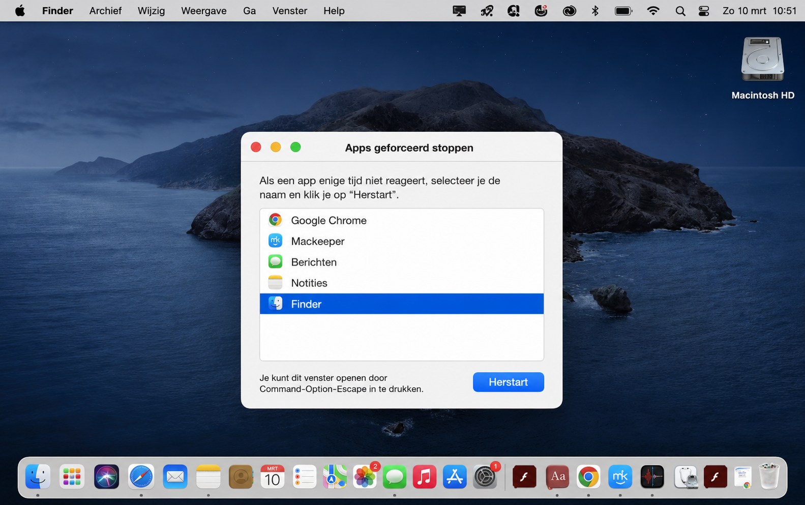 Om bureaubladpictogrammen te herstellen, herstart je Finder en vervolgens je Mac. Nadat je in het Apple menu Forceer stop hebt gekozen, selecteer je Finder en klik je op Herstart.