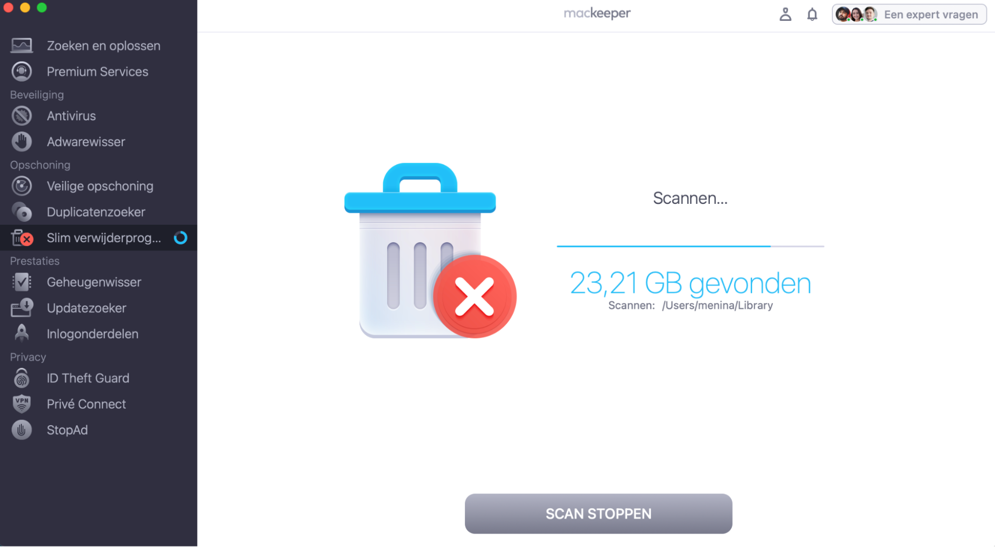 Nadat je op Scan starten hebt geklikt in MacKeeper's Slim Verwijderprogramma, wacht je tot de scan is voltooid terwijl de tool apps, plug-ins en resterende bestanden controleert.
