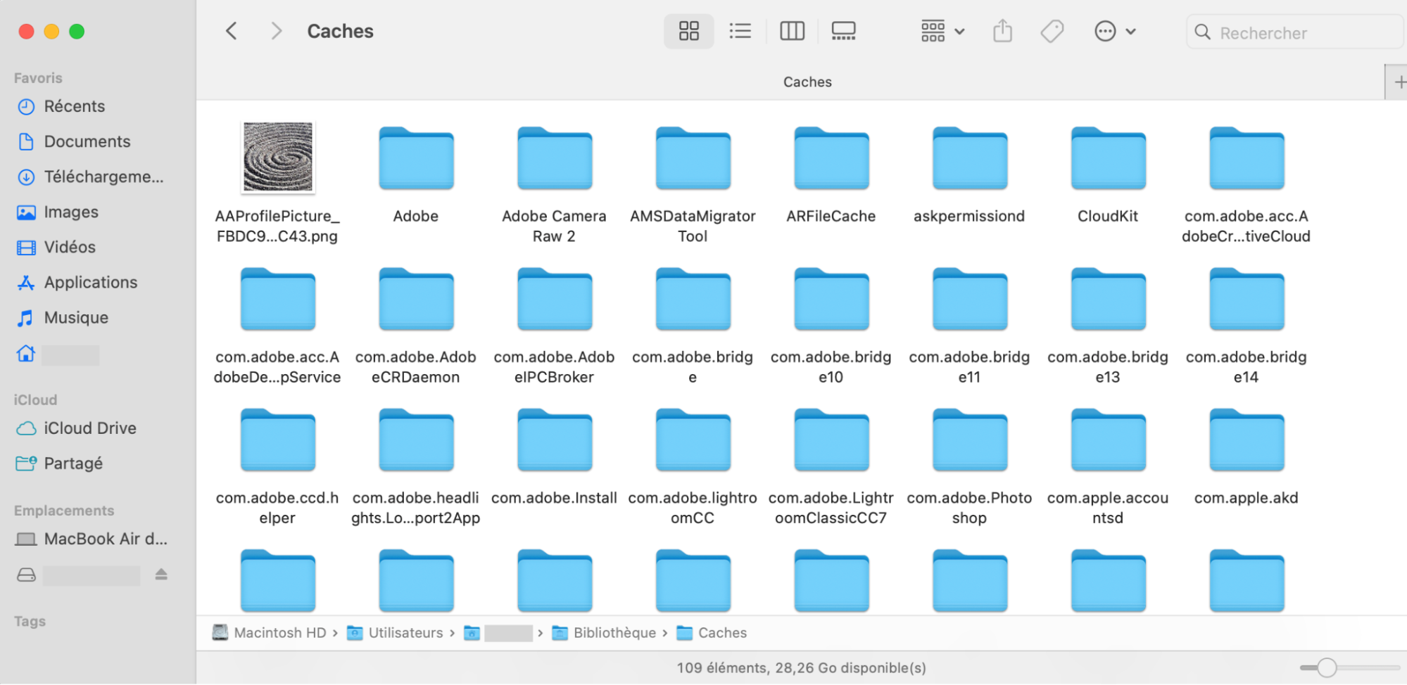 Une fois dans le dossier des caches sur Mac Monterey, vous pouvez sélectionner tout ce que vous souhaitez supprimer. Vous pouvez appuyer sur Commande + A sur votre clavier ou tout glisser-déposer dans la Corbeille.