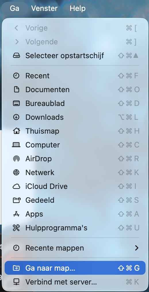 Stel de bestanden met muiseigenschappen opnieuw in. Open hiervoor Finder, klik in de menubalk op Ga en kies Ga naar map.