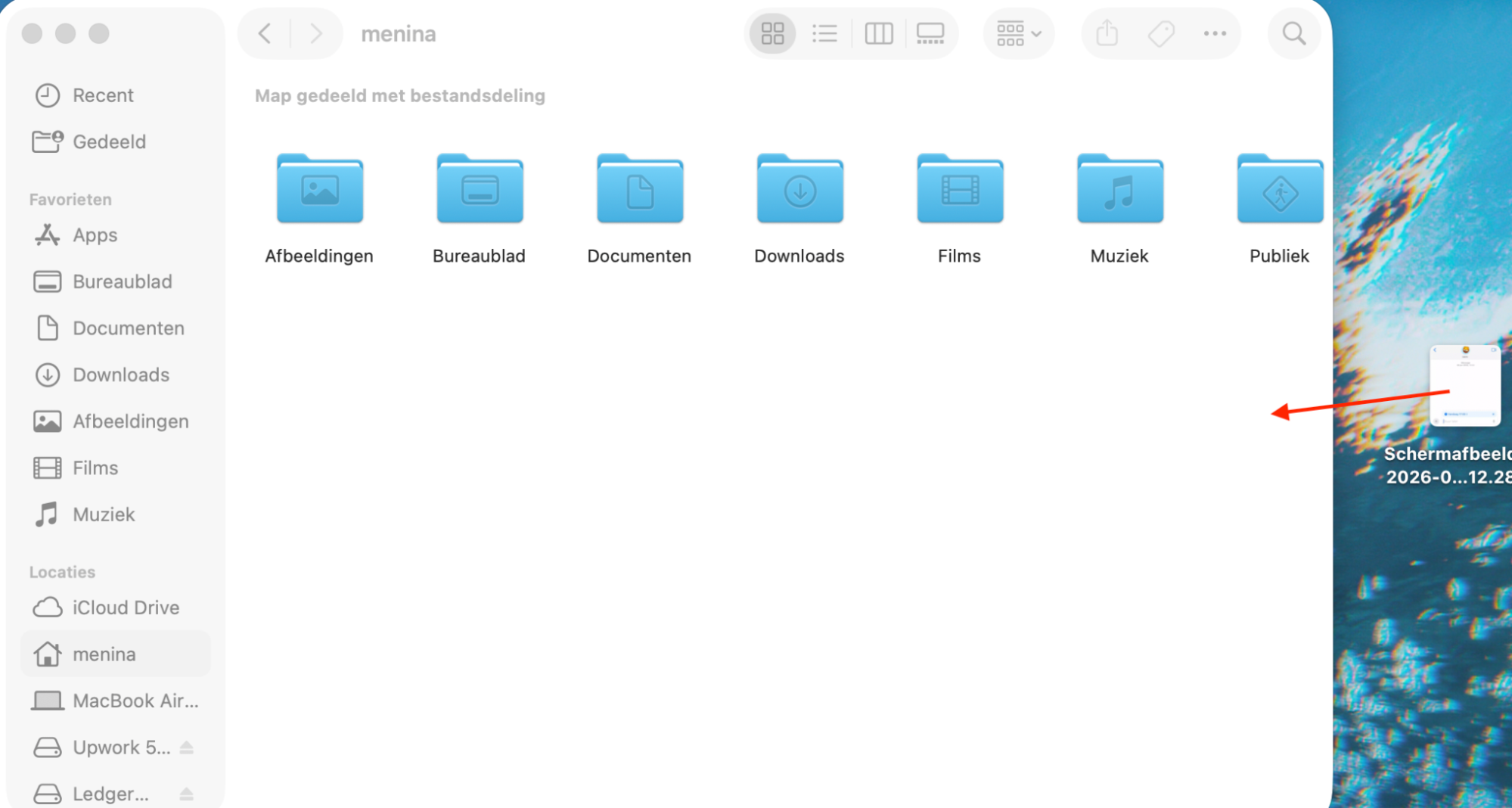 Finder op Mac met een externe schijf. Sleep de bestanden die je wilt overzetten naar het Finder-venster om bestanden van je oude Mac naar je nieuwe Mac te kopiëren met een externe harde schijf.