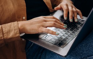 How to Delete iMessages and Conversations on a Mac How to Delete iMessages and Conversations on a Mac