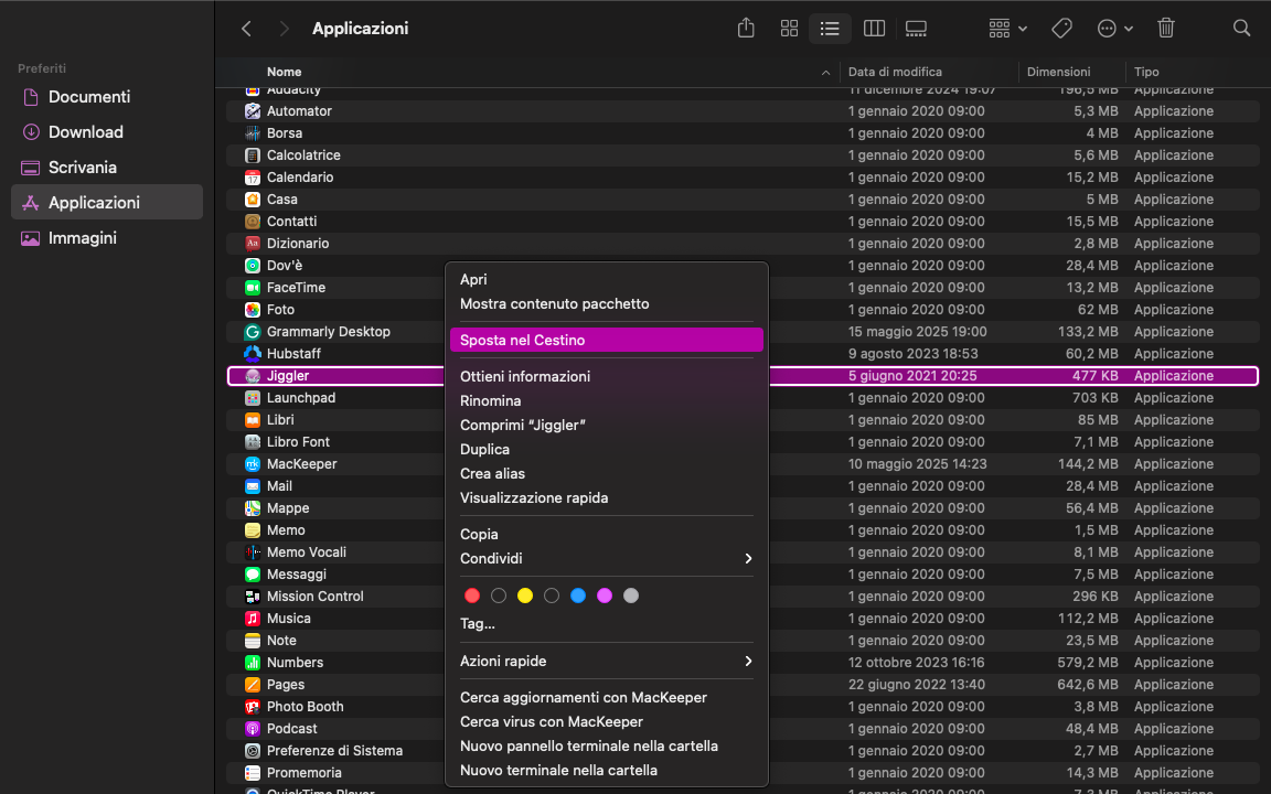 Il modo predefinito per rimuovere le app dal Mac è quello di inviarle al cestino o alla spazzatura. Si noti che a questo punto non vengono eliminate completamente.