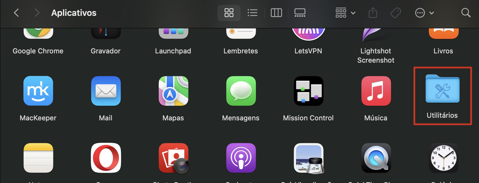 O Finder no Mac mostra a pasta Aplicativos com todos os apps instalados. Para encontrar o Monitor de Atividade, primeiro abra a pasta Utilitários.