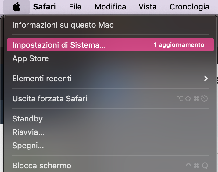 Il menu Apple, aperto con Impostazioni di Sistema evidenziato. Come bloccare le notifiche push, un passaggio nella guida su come bloccare i falsi pop-up McAfee su Mac.