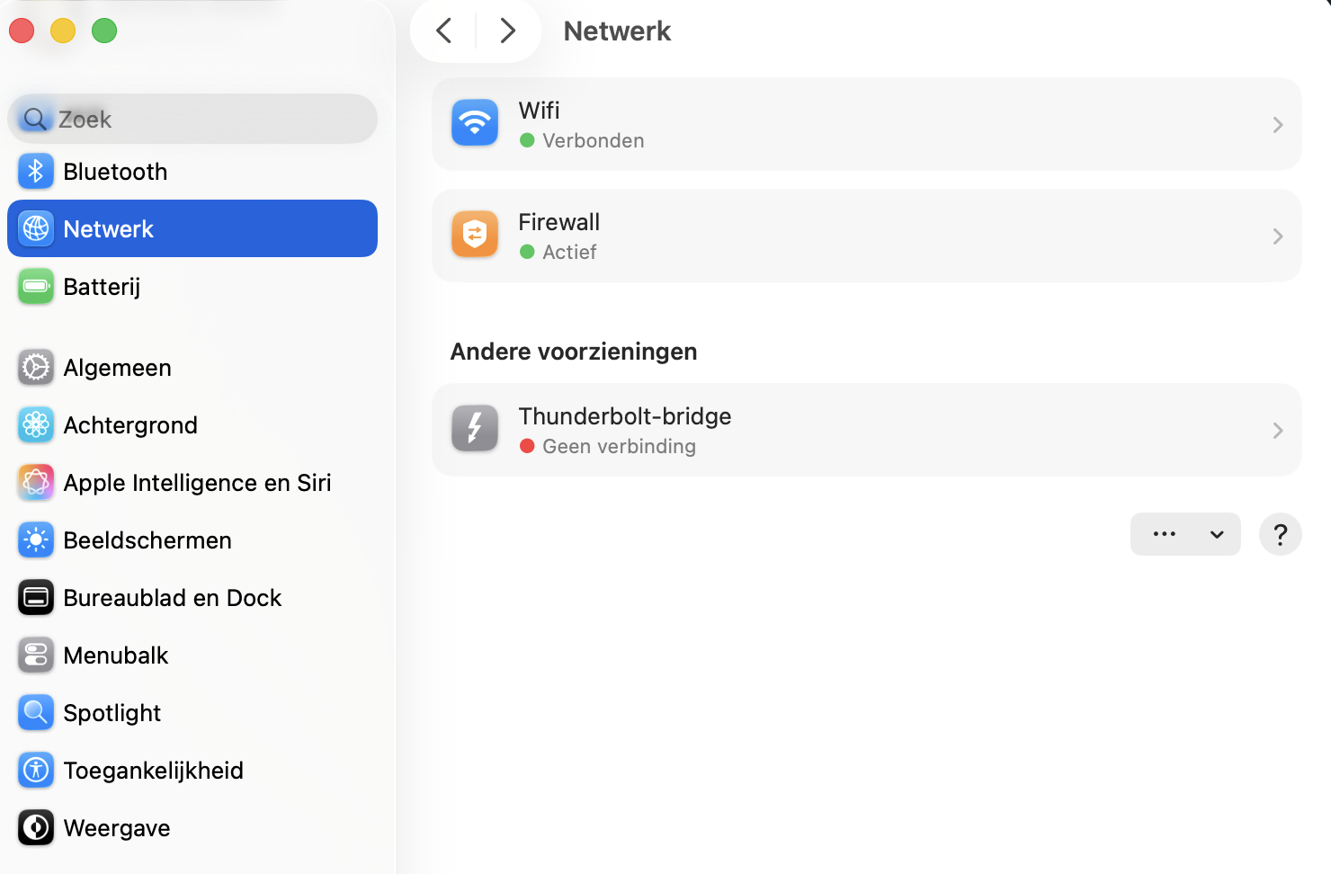 Vervolgens ga je naar Netwerkinstellingen. Daar kun je elke actieve VPN-verbinding uitschakelen.