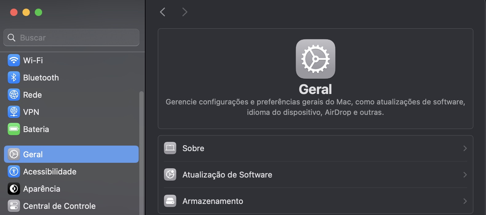 Você pode verificar facilmente se há softwares desatualizados abrindo os Ajustes do Sistema e clicando em Geral para acessar a aba Atualização de Software.
