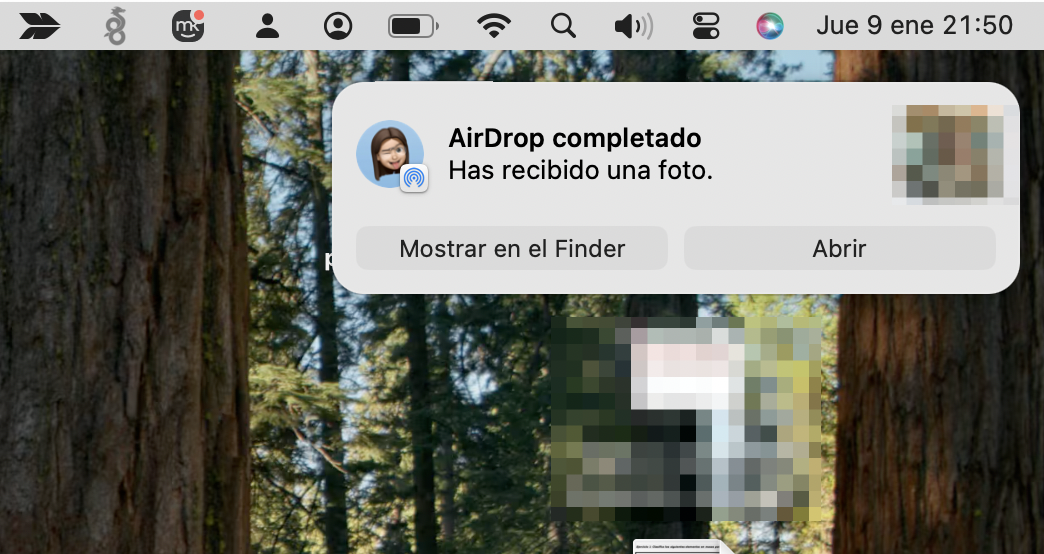 La notificación de AirDrop en Mac muestra las opciones Aceptar y Rechazar. Para migrar datos de un Mac a otro Mac con AirDrop, haz clic en Aceptar para permitir la transferencia de archivos. La notificación de AirDrop en Mac muestra las opciones Aceptar y Rechazar. Para migrar datos de un Mac a otro Mac con AirDrop, haz clic en Aceptar para permitir la transferencia de archivos.