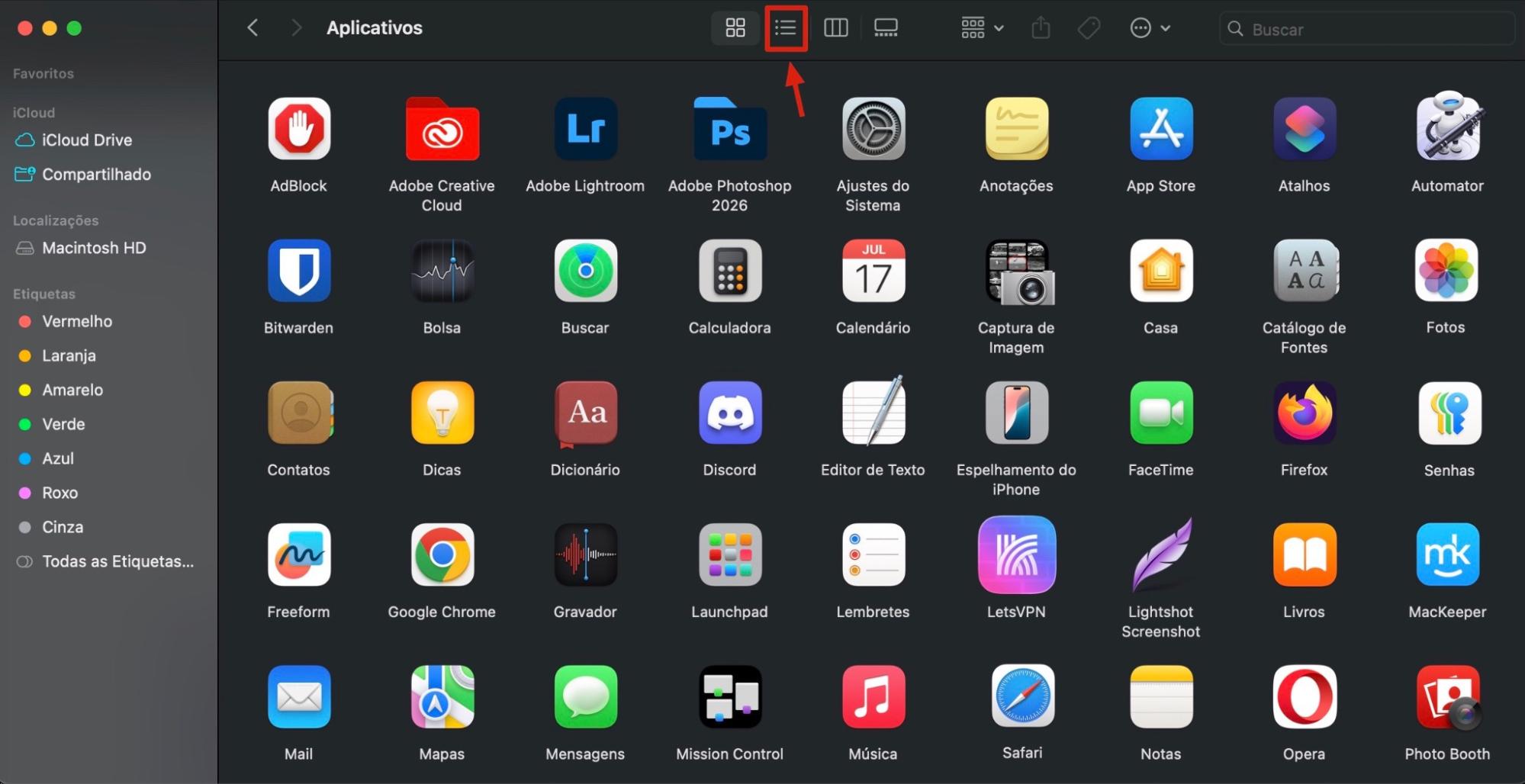 Para organizar seus aplicativos no Mac, excluindo os softwares desnecessários e deixando apenas os que são usados ativamente, vá para a pasta Aplicativos.