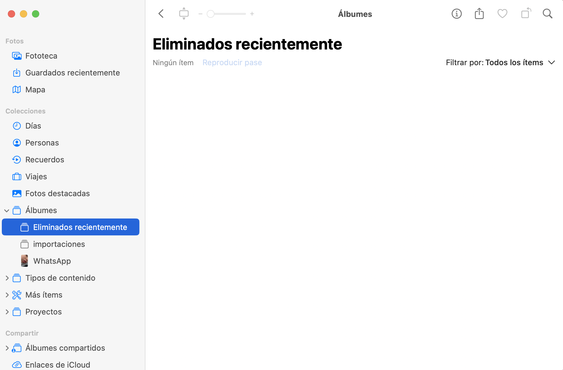 Si quieres encontrar fotos borradas, abre la aplicación Fotos y, a continuación, haz clic en Eliminados recientemente en el panel izquierdo. Es la última opción de la sección Fotos.