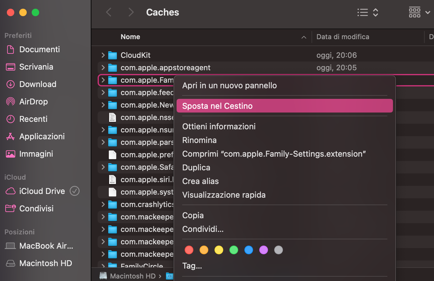 Per svuotare la cache di un’app, individua la sua cartella in Caches e spostala nel Cestino. Infine, svuota il Cestino per eliminare definitivamente i dati dal tuo Mac.