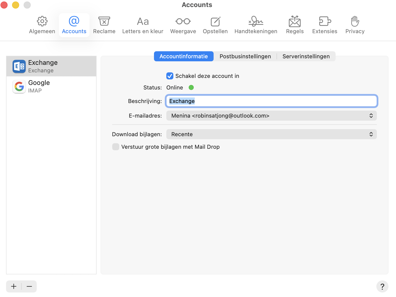 Om permanent een andere uitgaande mailservice (SMTP) te selecteren in het e-mailopstelvenster, open je de Mail-app, ga je naar Instellingen en kies je Accounts.