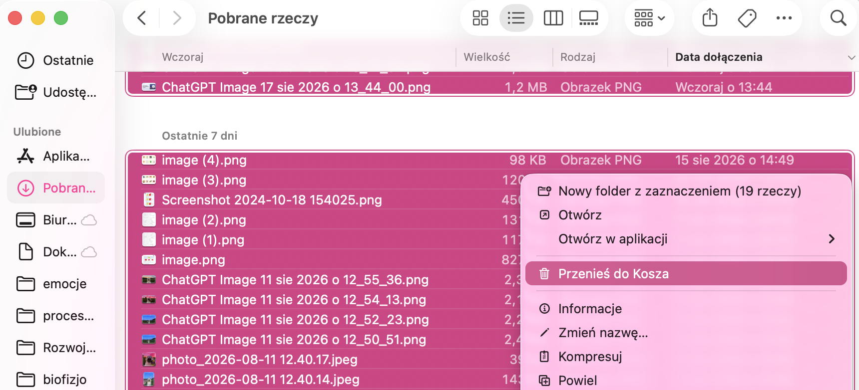 Zaznacz wszystko, co obecnie znajduje się w folderze Pobrane na Twoim Macu, a następnie przenieś to do Kosza i opróżnij go.
