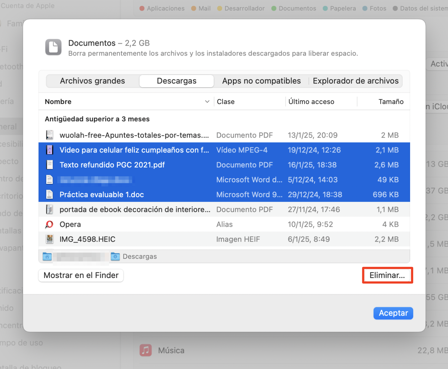 Si lo deseas, ordena las entradas haciendo clic en la parte superior de cada columna. Selecciona los elementos que deseas eliminar y haz clic en Eliminar en la esquina inferior derecha.