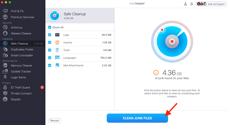MacKeeper on macOS Monterey shows the Safe Cleanup tool. After performing a scan, click Clean Junk Files to safely remove unnecessary data.