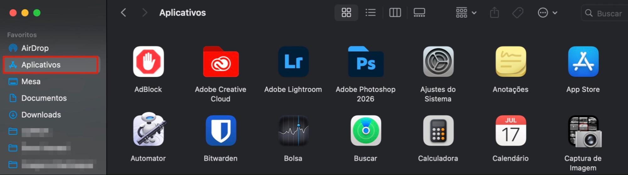 Pasta Aplicativos no Finder no Mac. Para abrir a pasta Aplicativos, basta selecioná-la na barra lateral do Finder.