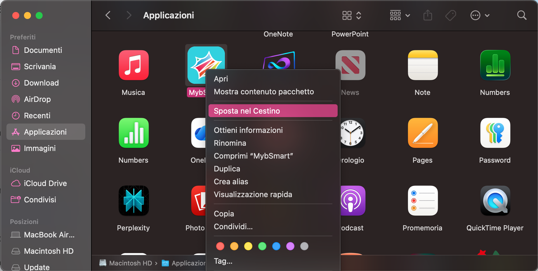 La cartella Applicazioni in Finder su Mac. Fai clic destro su un’app dannosa che vuoi eliminare, poi seleziona Sposta nel Cestino.