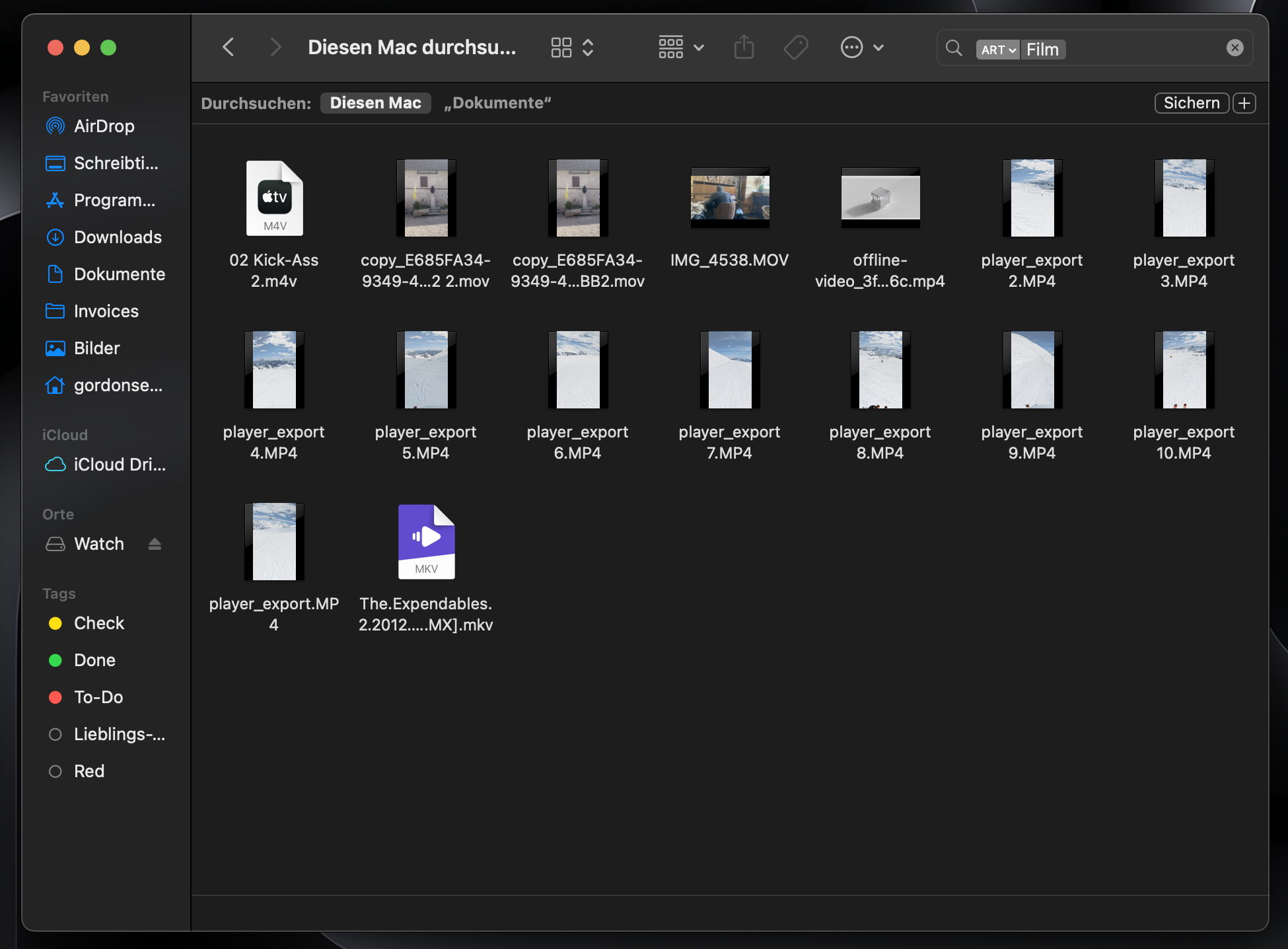 Verwenden Sie den Finder, um Filme auf Ihrem Mac zu finden und zu löschen. Geben Sie in das Suchfeld des Finders Art: Film ein und wählen Sie Diesen Mac, um alle Videodateien auf Ihrem Gerät anzuzeigen.
