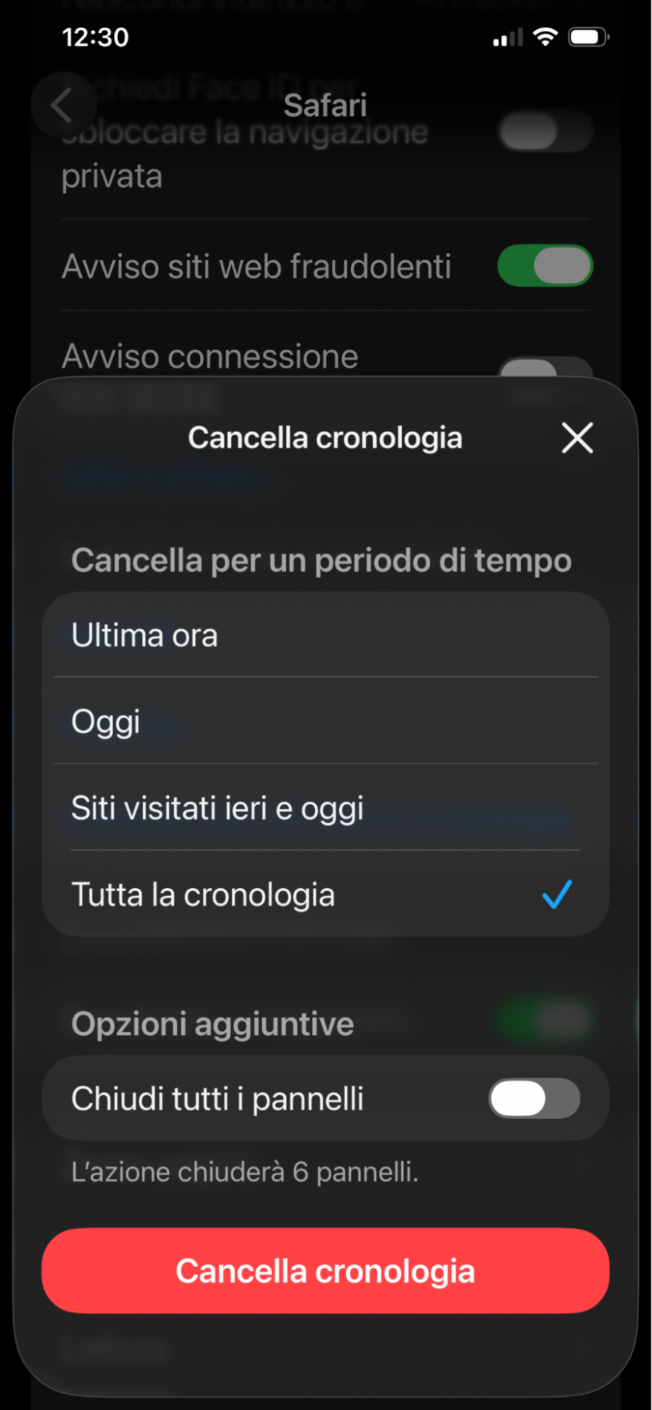 Il menu Safari dentro Impostazioni su iPhone. Tocca Tutta la cronologia, poi seleziona Cancella cronologia per rimuovere tutta la cronologia e i dati dei siti web.