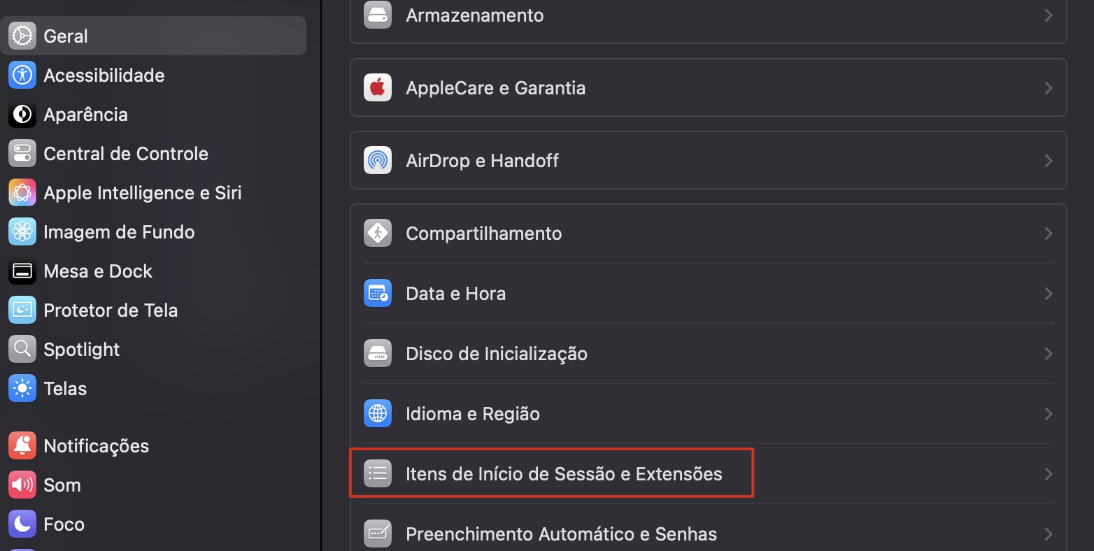 Resolva conflitos de kernel panic abrindo os Ajustes do Sistema e indo para Geral. Aqui, você verá uma aba chamada Itens de Início de Sessão e Extensões; clique nela para continuar com os passos necessários.